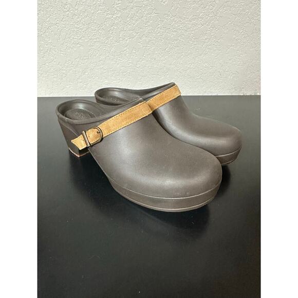 Crocs Sarah Clog Mule Dual Comfort Expresso Rubber Suede Women 10 Neutral Hobbit - Picture 3 of 13